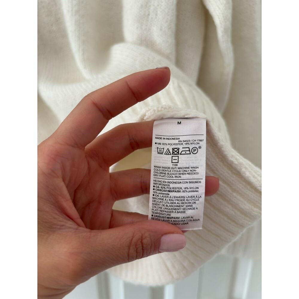 Old Navy Ivory Crewneck Sweater Women’s Medium Soft Cozy Knit Pullover Cream M - Picture 5 of 10